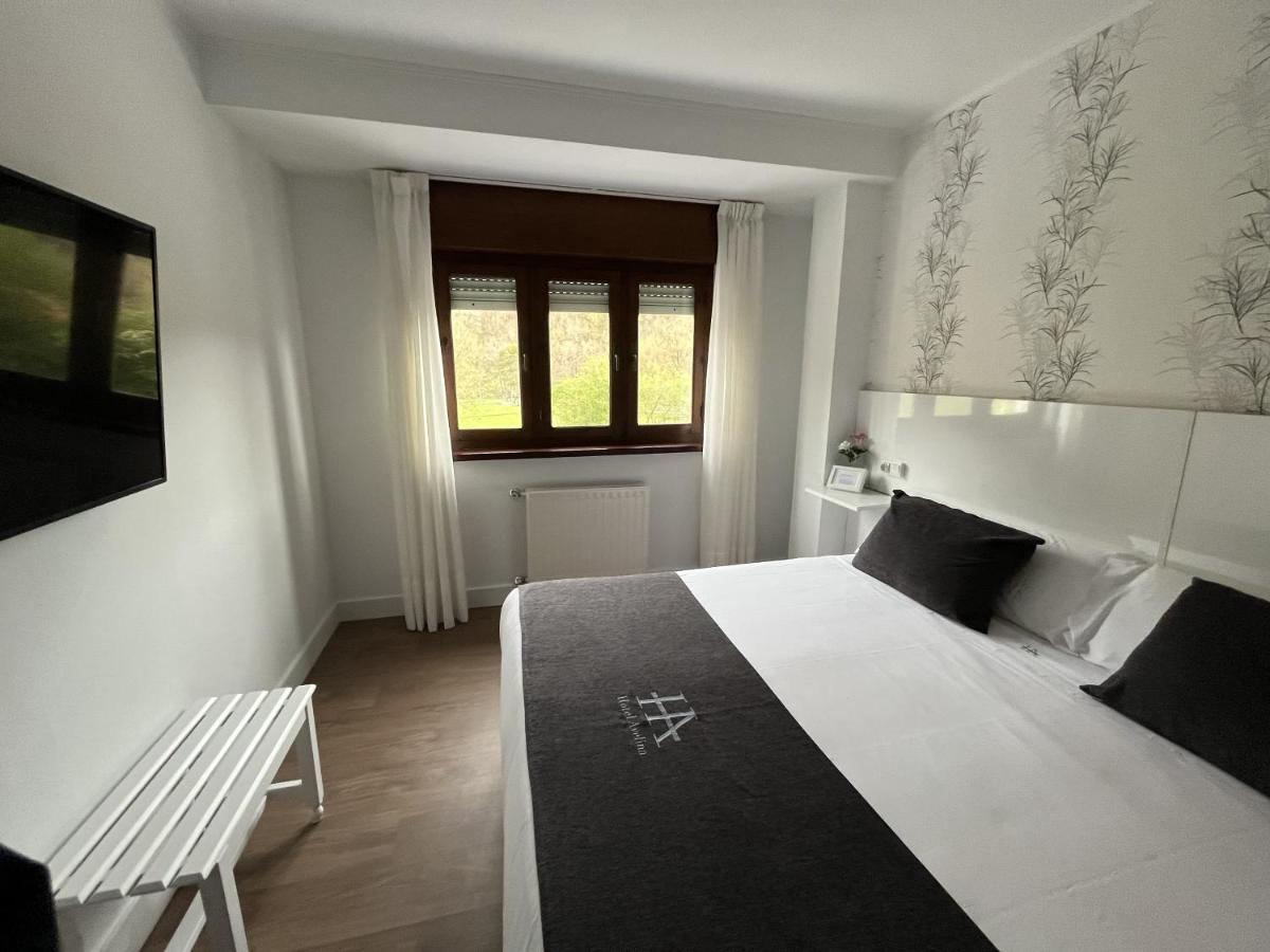 Hotel Avelina Onís Zewnętrze zdjęcie